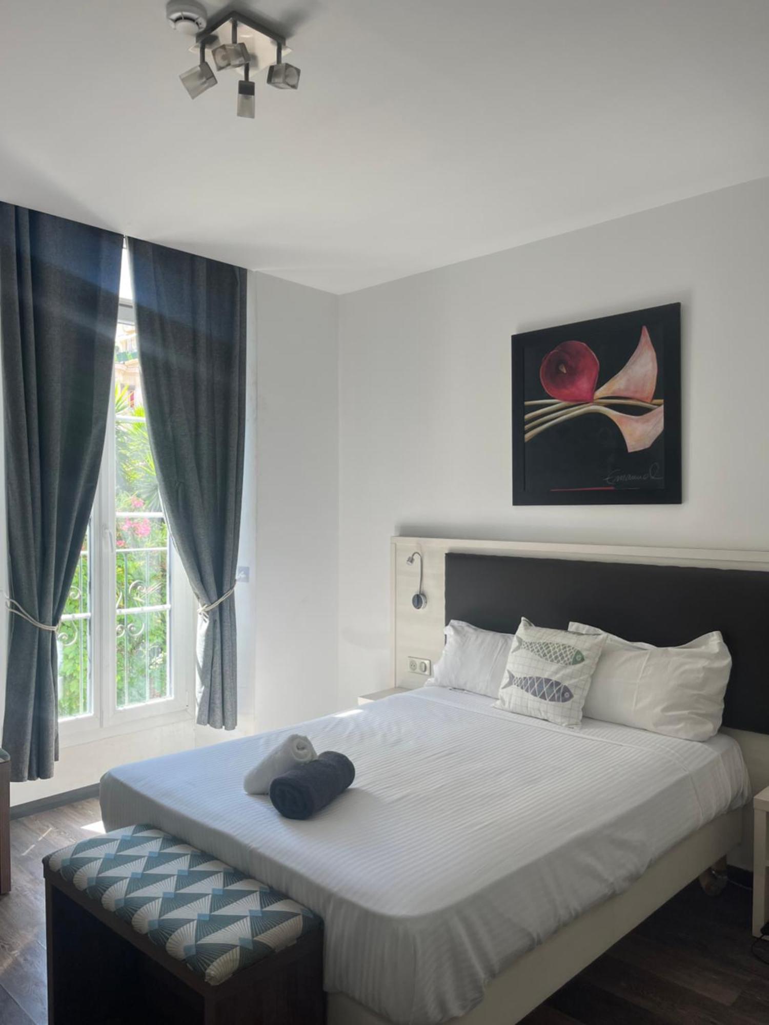 Hotel Flots D'Azur Promenade Des Anglais Nice Room photo