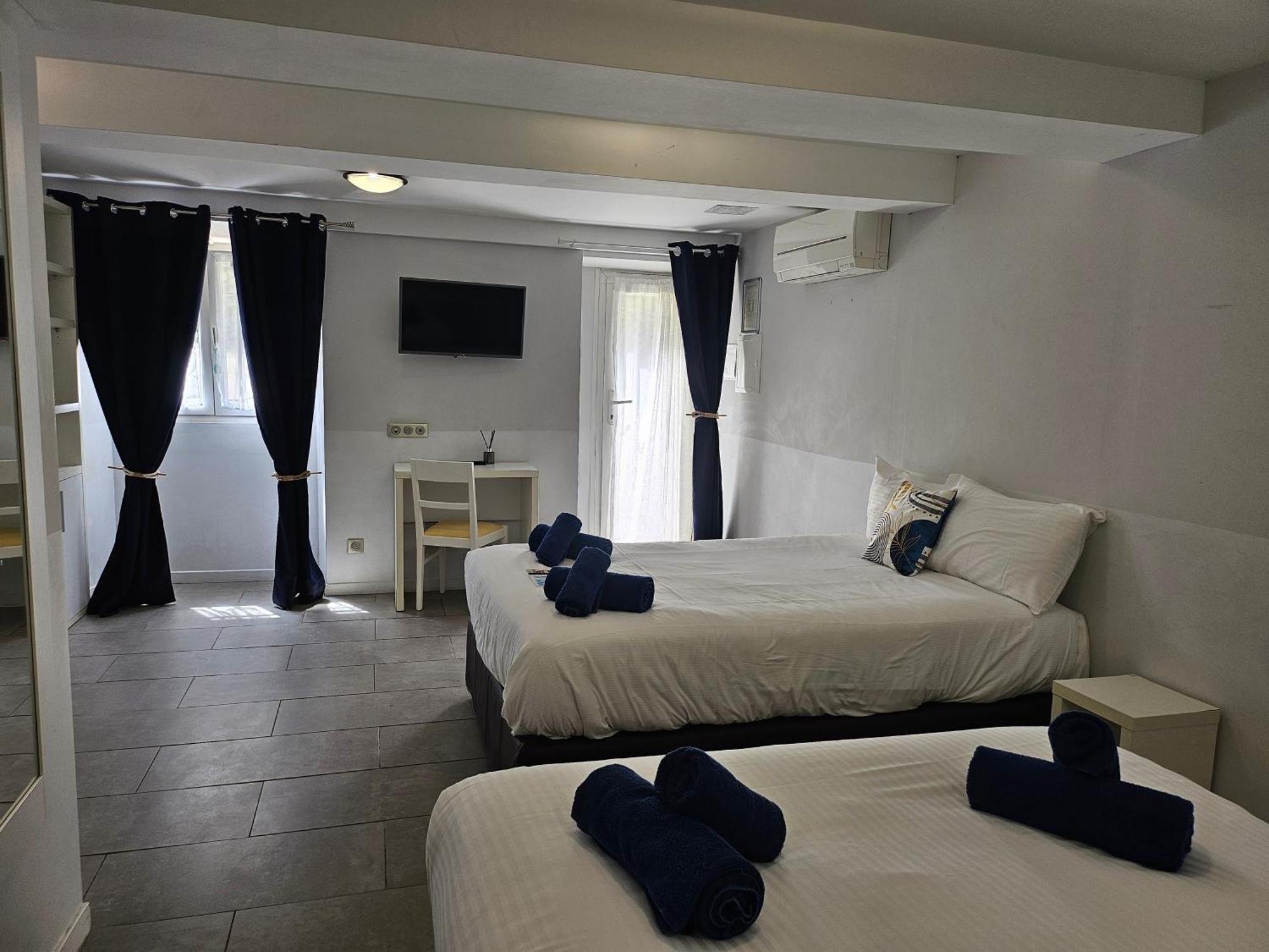 Hotel Flots D'Azur Promenade Des Anglais Nice Exterior photo